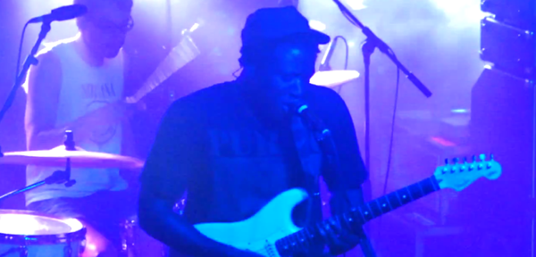 Veja o Bloc Party tocando 3 músicas inéditas na Escócia