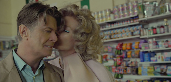 Vídeo: David Bowie – “The Stars (Are Out Tonight)”