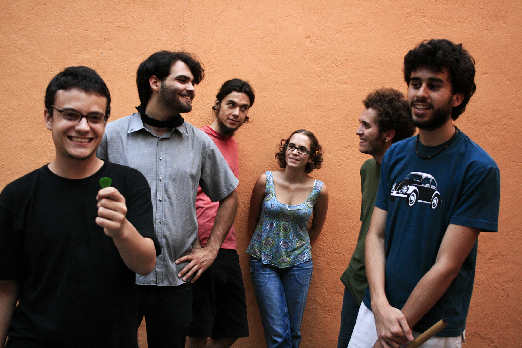 Graveola e o Lixo Polifônico: Vozes invisíveis ou 2 e 1/2